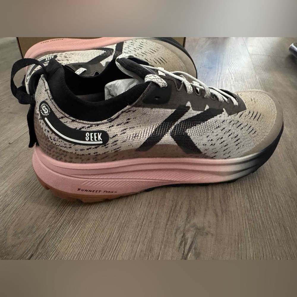 Keen Men's Seek Trail Running Shoe 10.5 BNIB Black/Sunset Sand